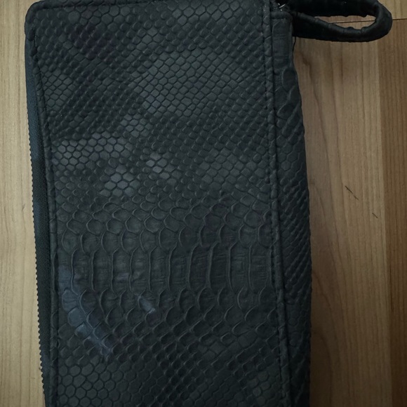 Kenneth Cole Reaction Black Toiletry Bag with Textured Faux Leather - Picture 2 of 2